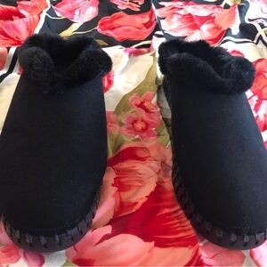 Ilse Jacobsen slip on shoes.